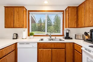 163 Hometown Dr, Kelso, WA 98626 - Photo 8