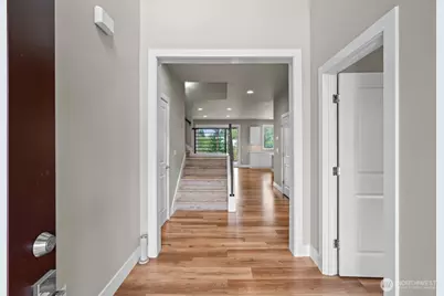 10901 71st Avenue E, Puyallup, WA 98373 - Photo 2