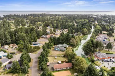 711 Albion Avenue SE, Ocean Shores, WA 98569 - Photo 14