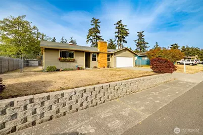 566 NW 7th Avenue, Oak Harbor, WA 98277 - Photo 2