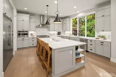 2025 211th Avenue NE, Sammamish, WA 98074 - Photo 12