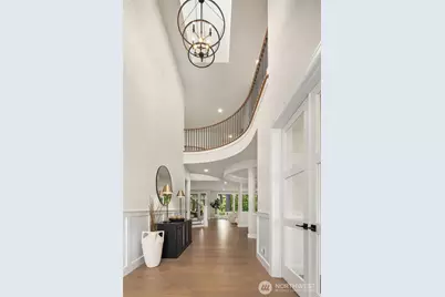 2025 211th Avenue NE, Sammamish, WA 98074 - Photo 4