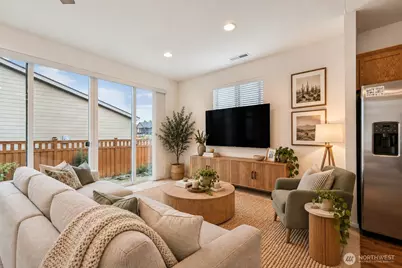 13404 Edmunds Parkway E, Bonney Lake, WA 98391 - Photo 6