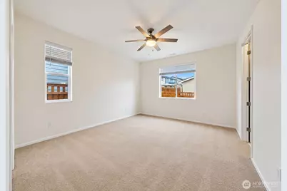 13404 Edmunds Parkway E, Bonney Lake, WA 98391 - Photo 12
