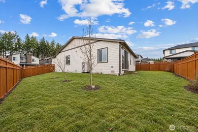 13404 Edmunds Parkway E, Bonney Lake, WA 98391 - Photo 18