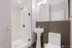 826 30th Ave, Seattle, WA 98122 - Photo 12