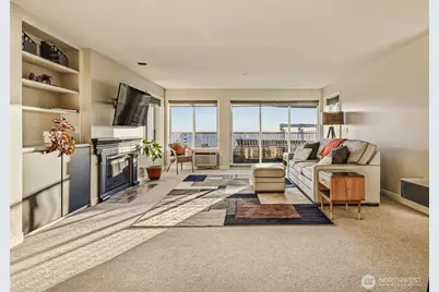 601 W Mercer Place #301, Seattle, WA 98119 - Photo 6