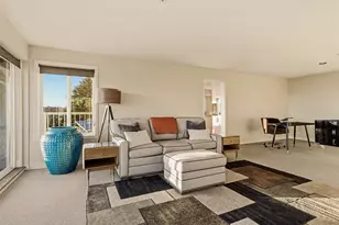 601 W Mercer Pl, Seattle, WA 98119 - Photo 10