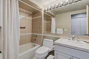 601 W Mercer Pl, Seattle, WA 98119 - Photo 24