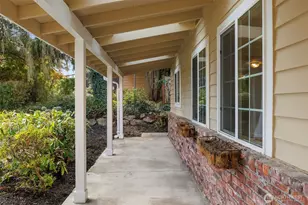6005 121st Ave SE, Bellevue, WA 98006 - Photo 2
