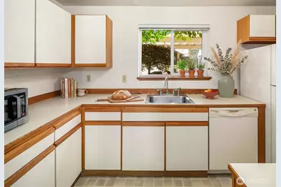 10838 E Riverside Drive #C102, Bothell, WA 98011 - Photo 16
