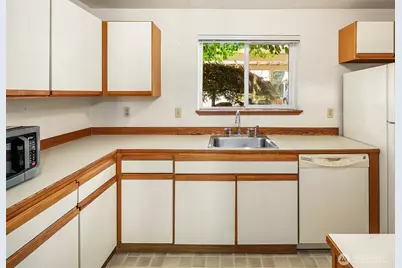 10838 E Riverside Drive #C102, Bothell, WA 98011 - Photo 6