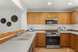 1144 NW Windy Beach Ln, Silverdale, WA 98383 - Photo 6