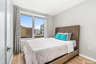 2721 1st Ave, Seattle, WA 98121 - Photo 12