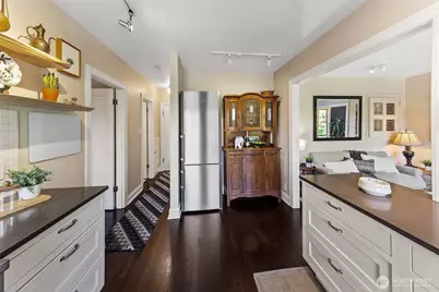 5810 Cowen Place NE #310, Seattle, WA 98105 - Photo 14