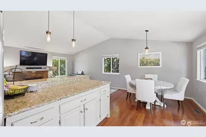 17333 160th Avenue SE, Renton, WA 98058 - Photo 16
