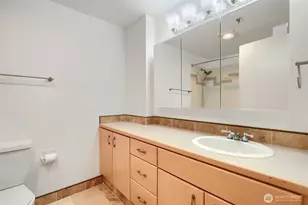 701 Galer St, Seattle, WA 98109 - Photo 26