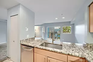 701 Galer St, Seattle, WA 98109 - Photo 16