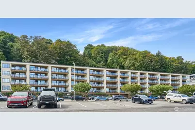 1301 Harbor Ave SW #308, Seattle, WA 98116 - Photo 2