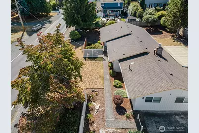2104 SE 7th Street, Puyallup, WA 98372 - Photo 2
