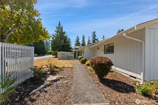 2104 SE 7th St, Puyallup, WA 98372 - Photo 1