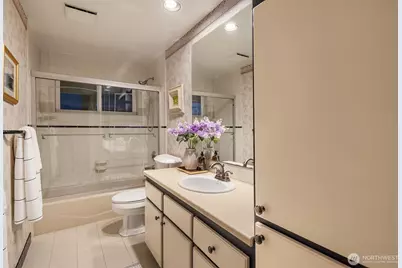 14100 SE 44th Street, Bellevue, WA 98006 - Photo 24