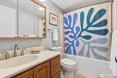 610 Wheeler Street #404, Seattle, WA 98109 - Photo 24