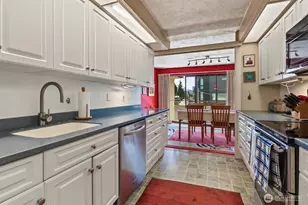 610 Wheeler St, Seattle, WA 98109 - Photo 16