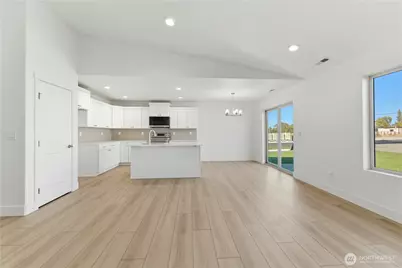 321 N Lessor Loop, Moses Lake, WA 98837 - Photo 10