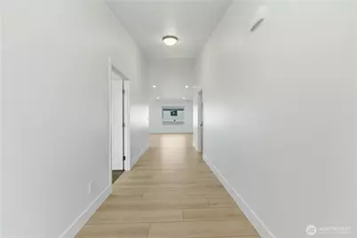 321 N Lessor Loop, Moses Lake, WA 98837 - Photo 2
