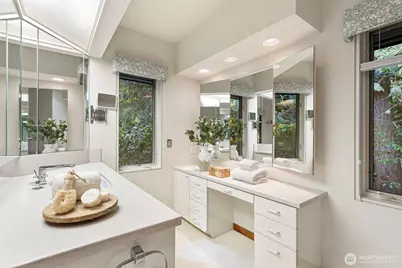 11044 NE Boulder Place, Bainbridge Island, WA 98110 - Photo 22