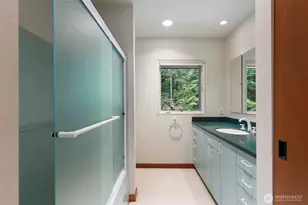 11044 NE Boulder Pl, Bainbridge Island, WA 98110 - Photo 28