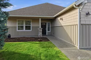 1191 SW Xavier Dr, Oak Harbor, WA 98277 - Photo 2