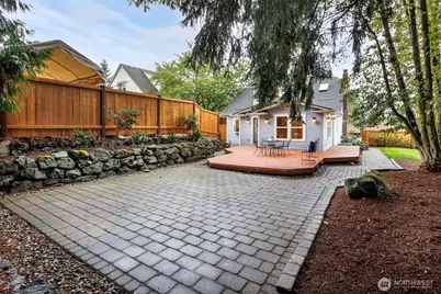 1011 NE 103rd Street, Seattle, WA 98125 - Photo 32