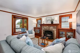 1011 NE 103rd St, Seattle, WA 98125 - Photo 4
