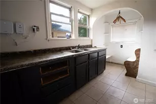 4210 S Holly St, Seattle, WA 98118 - Photo 8