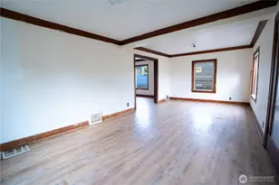 4210 S Holly St, Seattle, WA 98118 - Photo 2