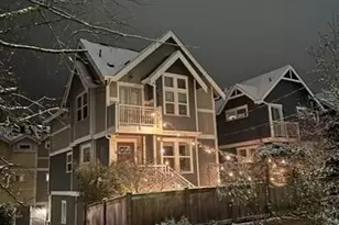 1822 27th Ave, Seattle, WA 98122 - Photo 2