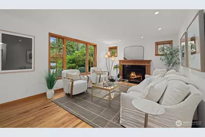 7723 33rd Ave NE, Seattle, WA 98115 - Photo 4