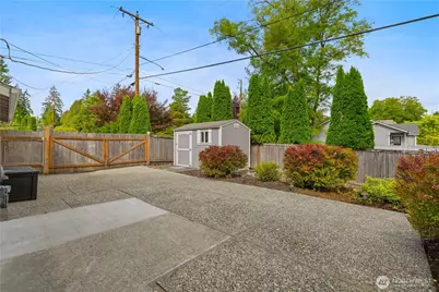 24211 88th Place W, Edmonds, WA 98026 - Photo 32
