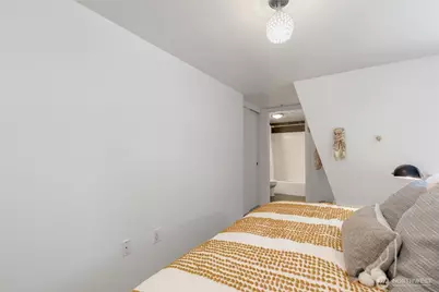 425 Vine St #721, Seattle, WA 98121 - Photo 6