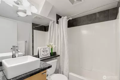 425 Vine St #721, Seattle, WA 98121 - Photo 8