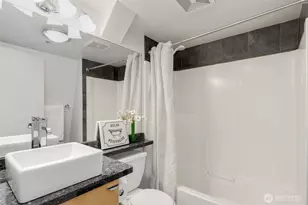 425 Vine St, Seattle, WA 98121 - Photo 8