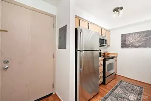 530 Melrose Ave E, Seattle, WA 98102 - Photo 6