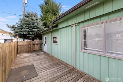 173 Division Avenue, Morton, WA 98356 - Photo 22