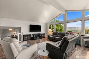 1920 Emerald Pl, Wenatchee, WA 98801 - Photo 10