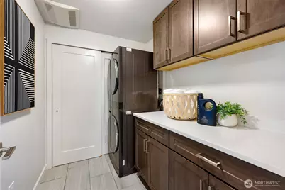 3821 19th Avenue SW, Seattle, WA 98106 - Photo 6