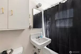 5911 SW Admiral Wy, Seattle, WA 98116 - Photo 20