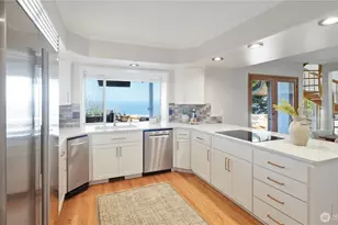11812 Marine View Dr, Edmonds, WA 98026 - Photo 14
