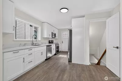 3023 SW Charlestown Street, Seattle, WA 98126 - Photo 4